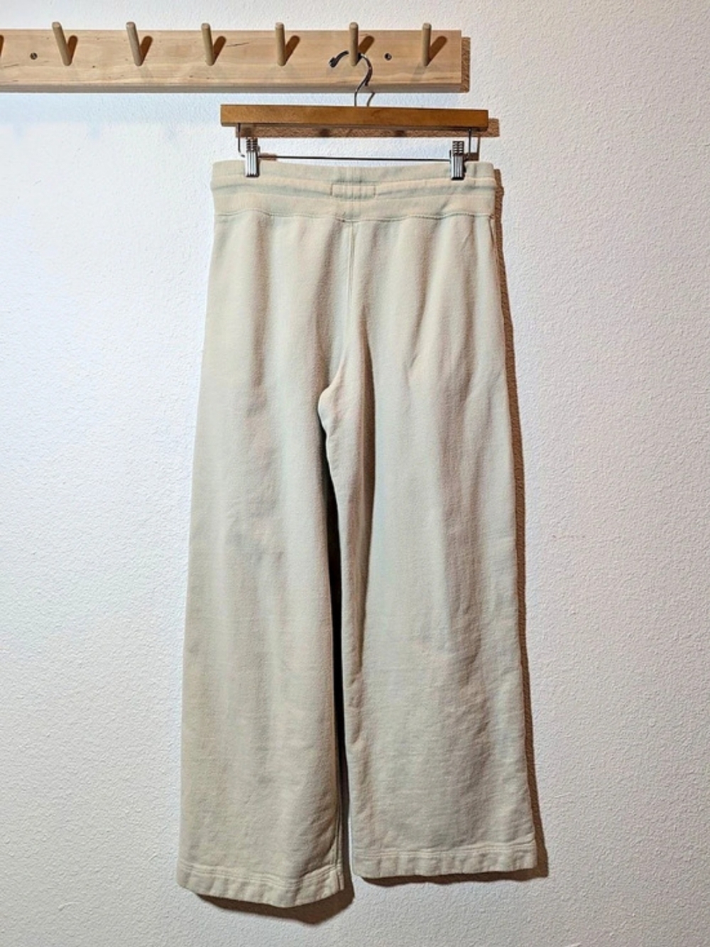 Buck Mason Vintage Interloop Wide Leg Sweatpant ๐ฏ Cotton - Natural Venice Wash - Picture 4 of 6